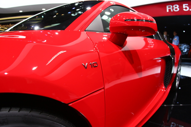 Illustration for article titled Audi R8 5.2 FSI Makes Live Detroit Debut